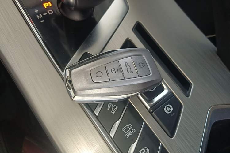 Used Geely Auto Coolray 2019 Sport Version 260T DCT Battle China VI Standard Vehicle Key