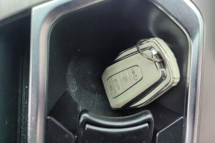 Used Geely Auto Coolray 2019 Sport Model 260T DCT Battle China V Standard Vehicle Key