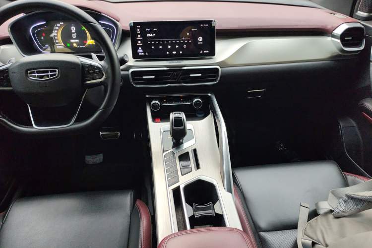 Used Geely Auto Coolray 2019 Sport Version 260T DCT Battle China VI Standard Audio And AC Panel