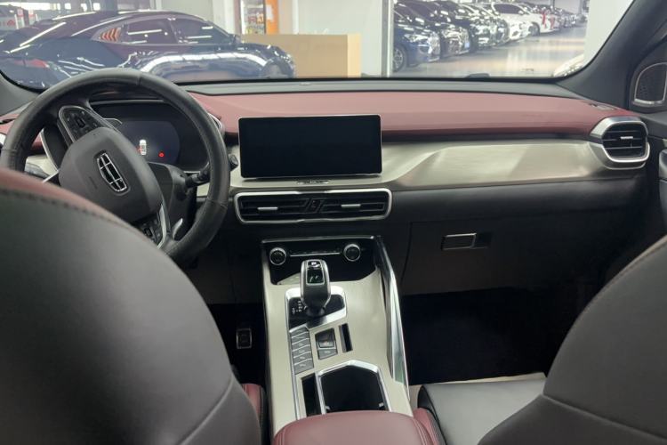 Used Geely Auto Coolray 2019 Sport Model 260T DCT Battle China V Standard Center Console