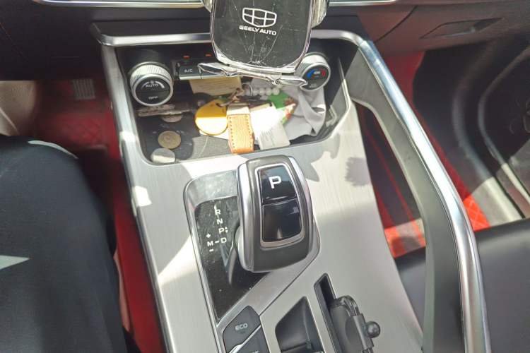Used Geely Auto Coolray 2019 260T DCT Knight China VI Standard Gear Lever