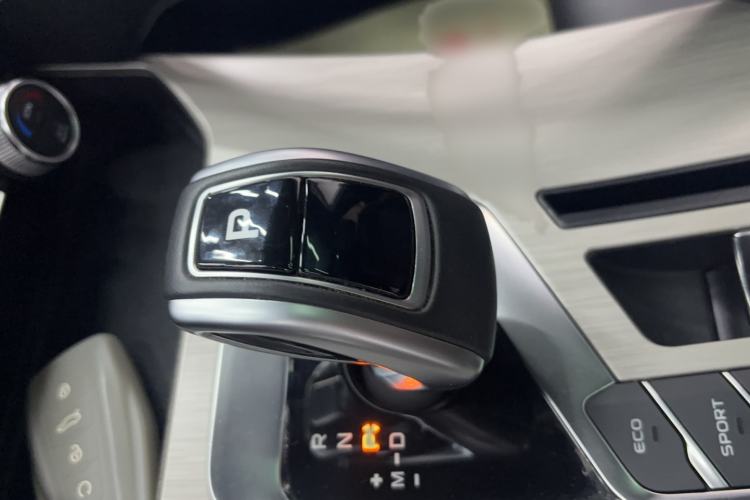Used Geely Auto Coolray 2019 Sport Model 260T DCT Battle China V Standard Gear Lever
