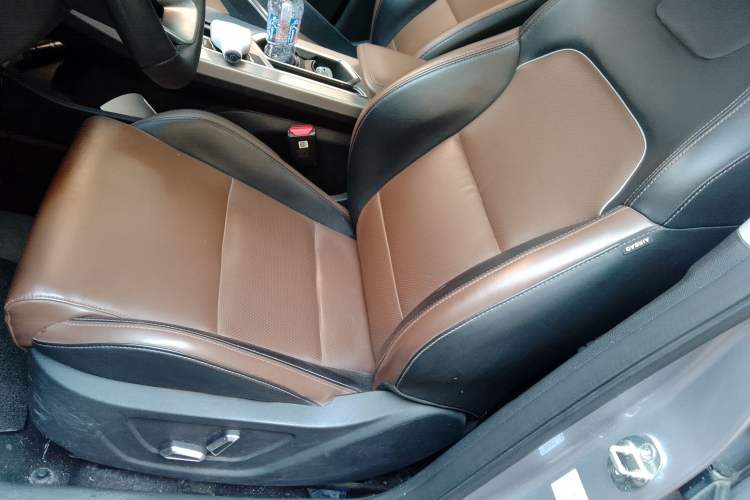 Used Geely Auto Coolray 2019 260T DCT Knight China VI Standard Left Front Seat