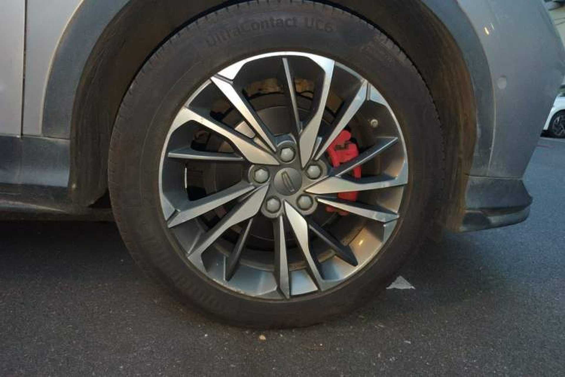 Used Geely Auto Coolray 2019 Sport Model 260T DCT Battle China V Standard Right Front Wheel Hub