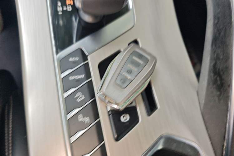 Used Geely Auto Coolray 2019 260T DCT Knight China V Standard Vehicle Key