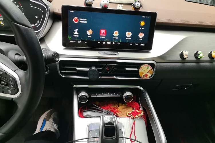 Used Geely Auto Coolray 2019 260T DCT Explorer China V Standard Audio And AC Panel