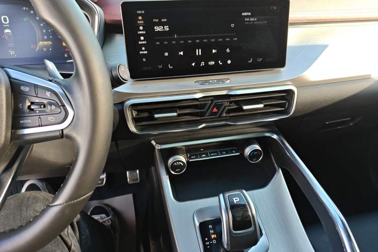 Used Geely Auto Coolray 2019 Sport Model 260T DCT Patrol China V Standard Audio And AC Panel