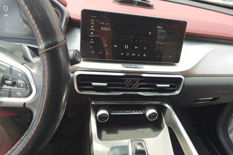 Used Geely Auto Coolray 2019 260T DCT Explorer China V Standard Audio And AC Panel