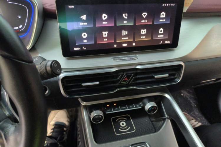 Used Geely Auto Coolray 2019 Sport Version 260T DCT Battle China VI Standard Audio And AC Panel