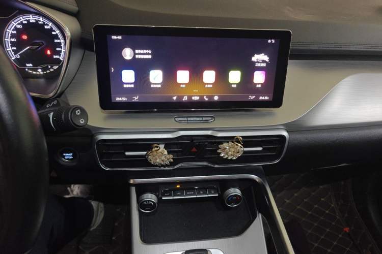 Used Geely Auto Coolray 2019 260T DCT Knight China VI Standard Audio And AC Panel
