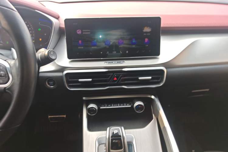 Used Geely Auto Coolray 2019 Sport Version 260T DCT Battle China VI Standard Audio And AC Panel