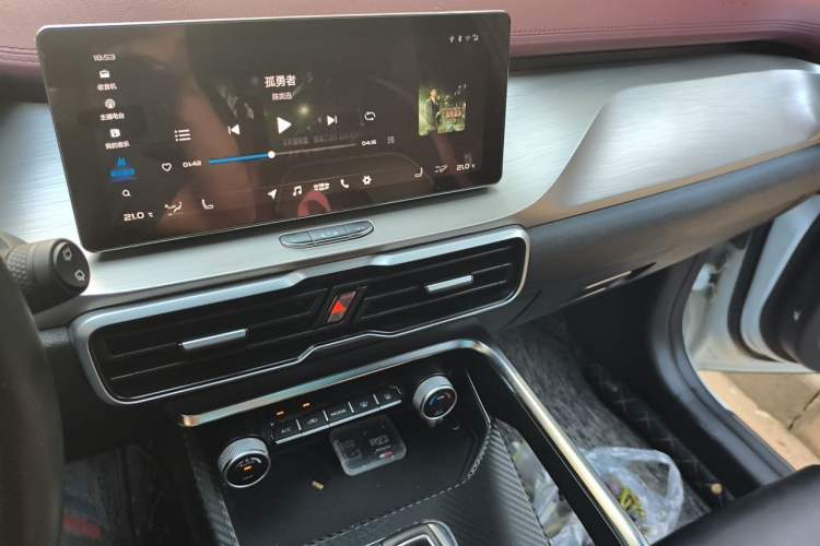 Used Geely Auto Coolray 2019 Sport Model 260T DCT Patrol China V Standard Audio And AC Panel