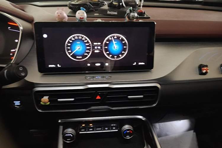 Used Geely Auto Coolray 2019 Sport Version 260T DCT Battle China VI Standard Audio And AC Panel