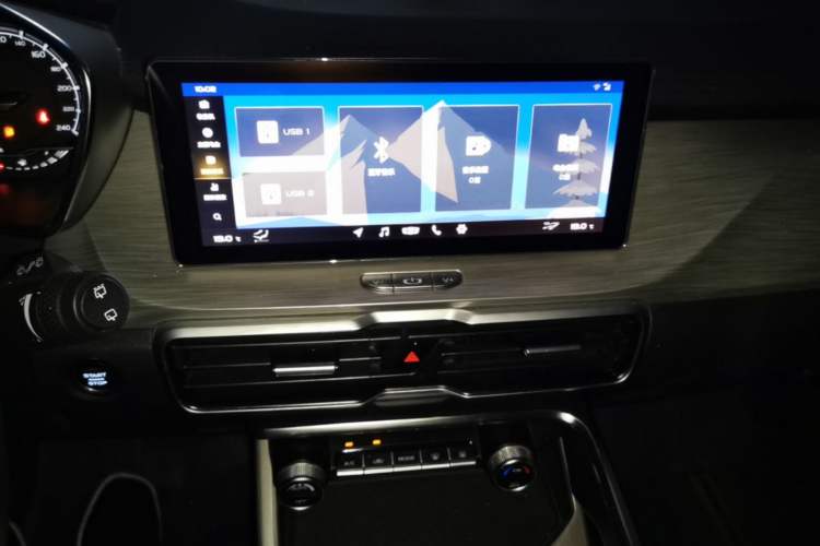 Used Geely Auto Coolray 2019 260T DCT Knight China VI Standard Audio And AC Panel