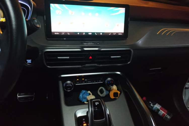Used Geely Auto Coolray 2019 Sport Model 260T DCT Battle China V Standard Audio And AC Panel