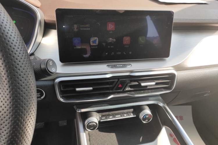 Used Geely Auto Coolray 2019 260T DCT Explorer China V Standard Audio And AC Panel
