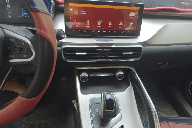 Used Geely Auto Coolray 2019 260T DCT Explorer China V Standard Audio And AC Panel