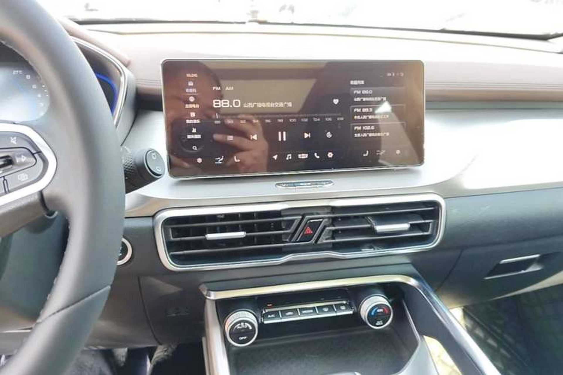 Used Geely Auto Coolray 2019 260T DCT Explorer China VI Standard Audio And AC Panel