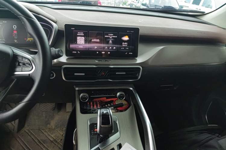 Used Geely Auto Coolray 2019 260T DCT Explorer China V Standard Audio And AC Panel