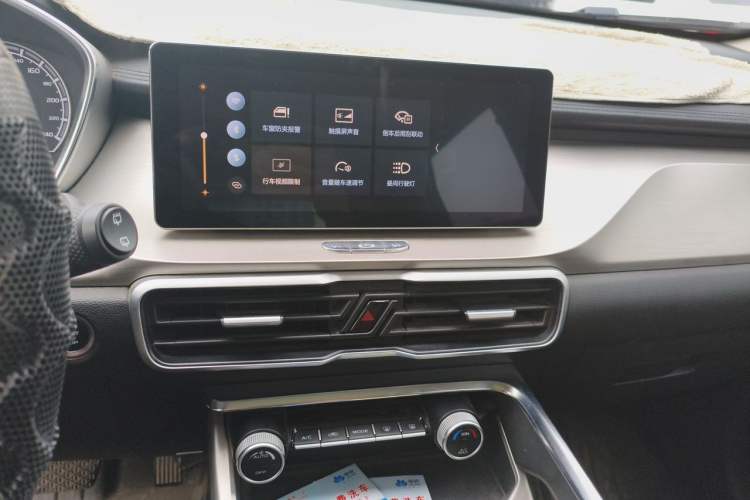 Used Geely Auto Coolray 2019 260T DCT Knight China V Standard Audio And AC Panel