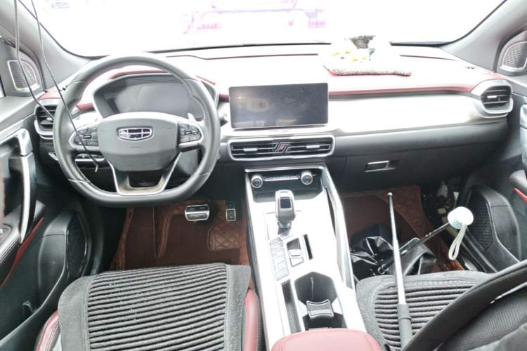 Used Geely Auto Coolray 2019 Sport Version 260T DCT Explorer China VI Standard Center Console