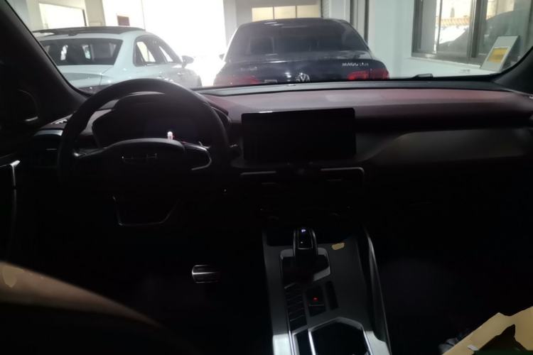 Used Geely Auto Coolray 2019 Sport Version 260T DCT Explorer China VI Standard Center Console