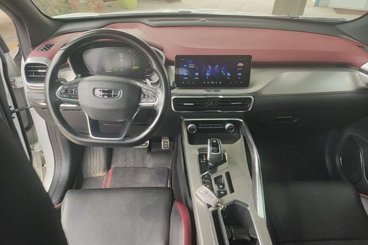Used Geely Auto Coolray 2019 Sport Model 260T DCT Battle China V Standard Center Console
