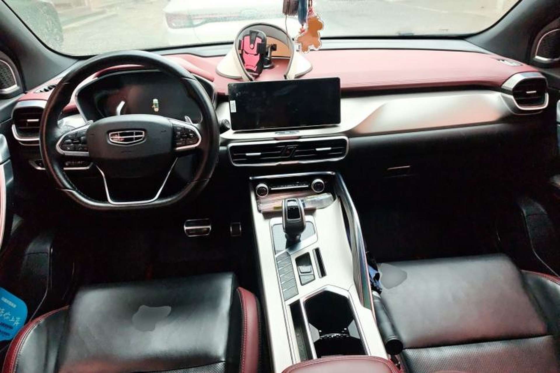 Used Geely Auto Coolray 2019 Sport Model 260T DCT Patrol China V Standard Center Console