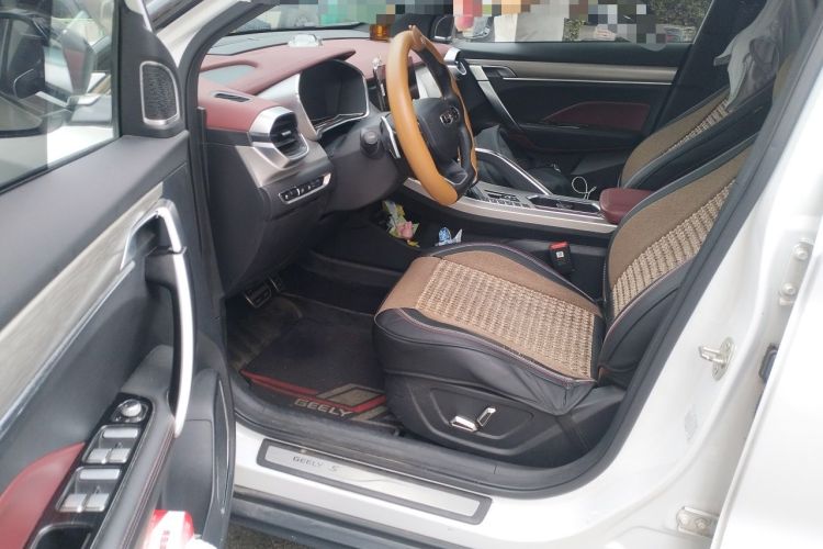 Used Geely Auto Coolray 2019 260T DCT Explorer China V Standard Driver Seat