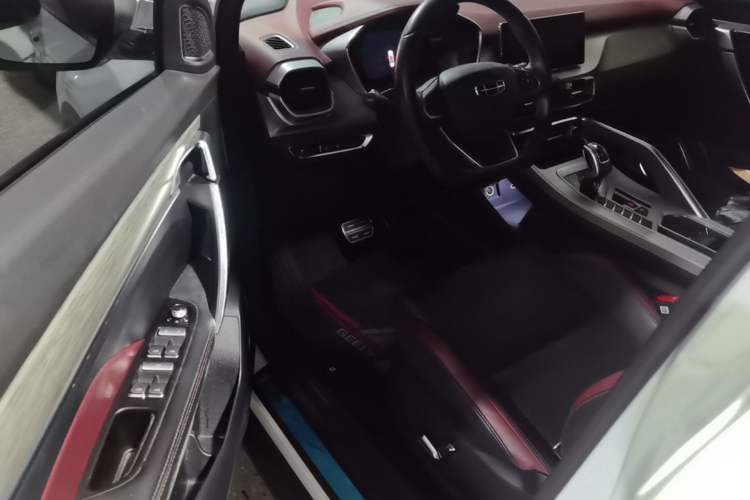 Used Geely Auto Coolray 2019 Sport Version 260T DCT Explorer China VI Standard Driver Seat