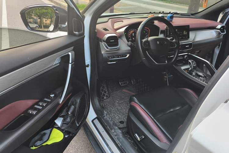 Used Geely Auto Coolray 2019 Sport Model 260T DCT Patrol China V Standard Driver Seat