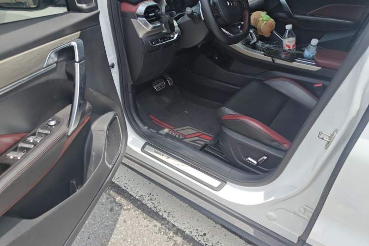 Used Geely Auto Coolray 2019 Sport Model 260T DCT Patrol China V Standard Driver Seat