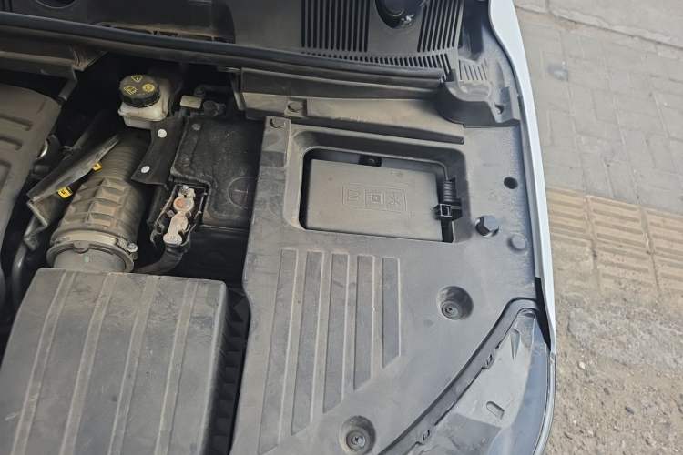 Used Geely Auto Coolray 2019 Sport Version 260T DCT Battle China VI Standard Engine Bay Left