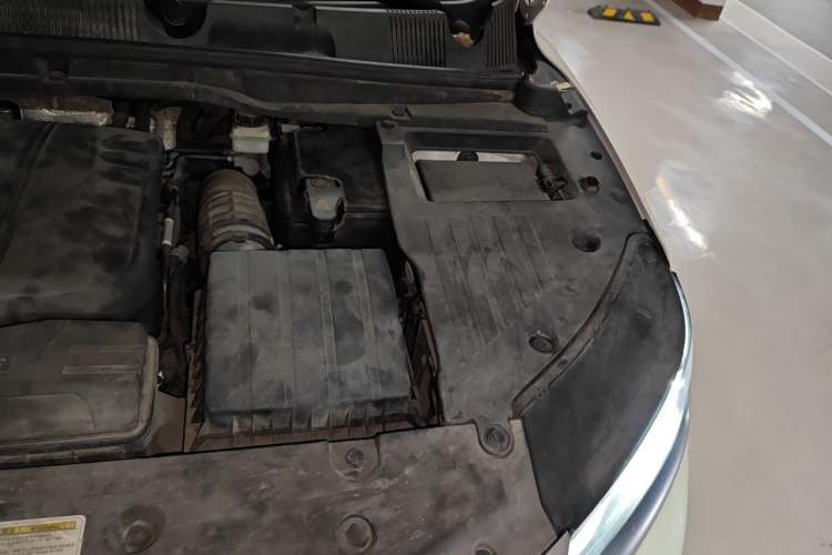 Used Geely Auto Coolray 2019 Sport Model 260T DCT Patrol China V Standard Engine Bay Left