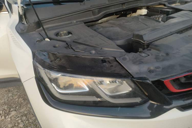 Used Geely Auto Coolray 2019 Sport Model 260T DCT Battle China V Standard Engine Bay Right