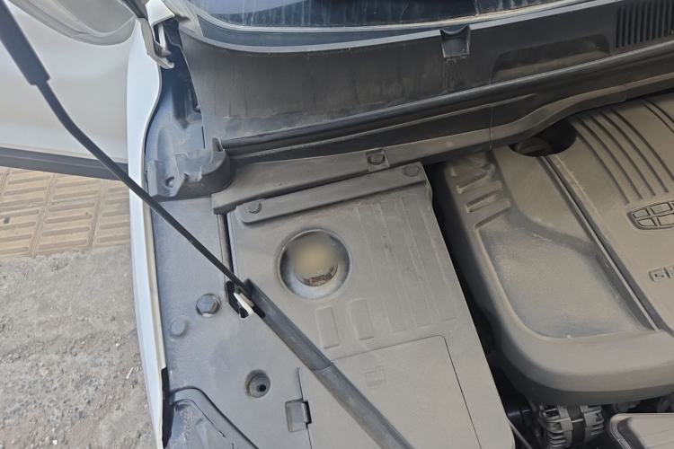 Used Geely Auto Coolray 2019 Sport Version 260T DCT Battle China VI Standard Engine Bay Right
