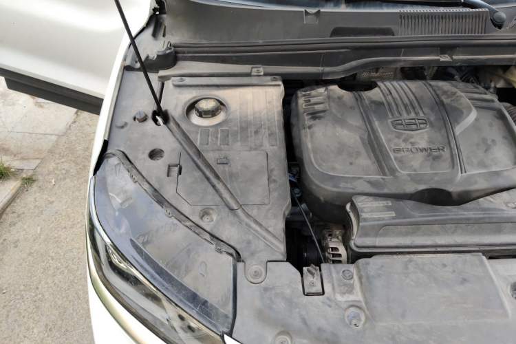Used Geely Auto Coolray 2019 Sport Version 260T DCT Battle China VI Standard Engine Bay Right
