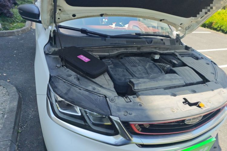 Used Geely Auto Coolray 2019 Sport Model 260T DCT Battle China V Standard Engine Bay Right