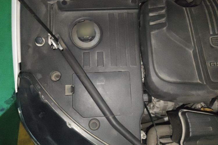 Used Geely Auto Coolray 2019 Sport Model 260T DCT Battle China V Standard Engine Bay Right