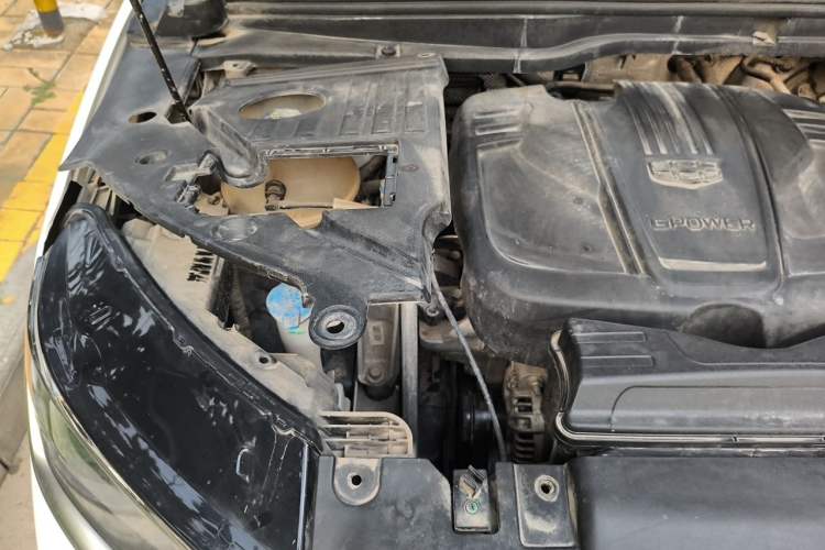 Used Geely Auto Coolray 2019 Sport Model 260T DCT Patrol China V Standard Engine Bay Right