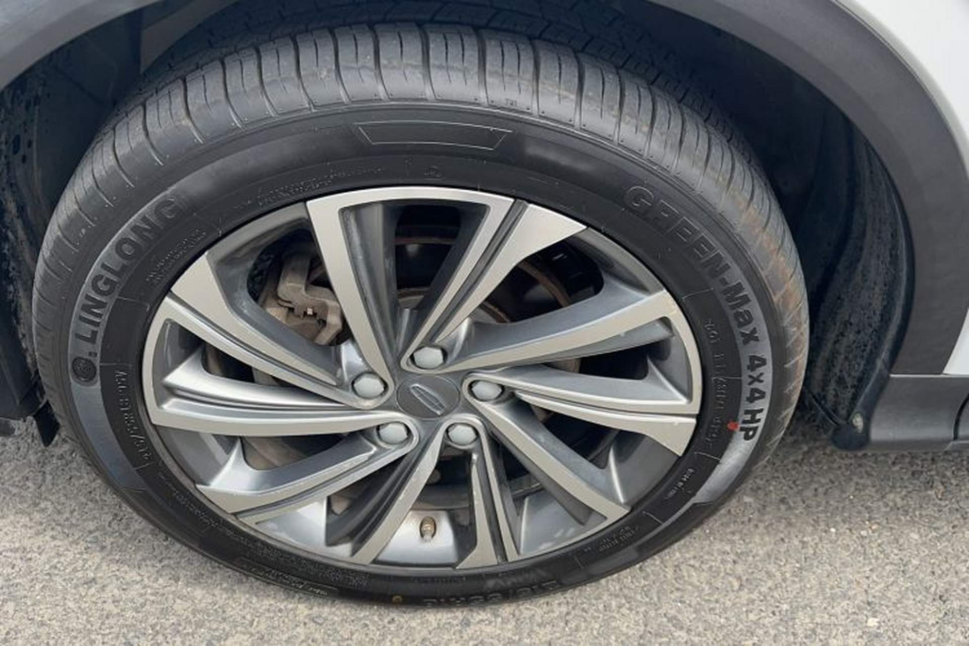 Used Geely Auto Coolray 2019 260T DCT Knight China VI Standard Exterior 3