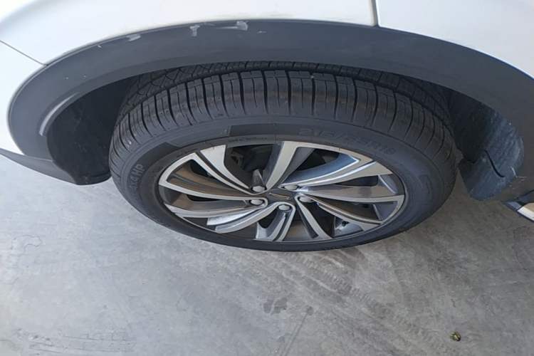 Used Geely Auto Coolray 2019 260T DCT Knight China VI Standard Exterior 5