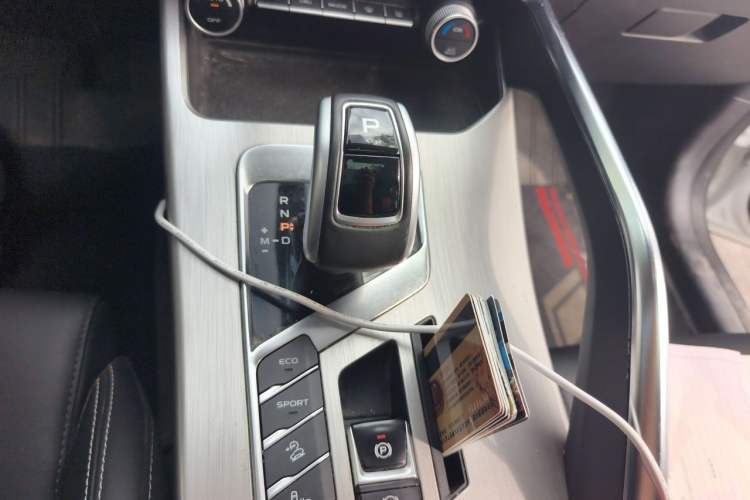 Used Geely Auto Coolray 2019 260T DCT Knight China VI Standard Gear Lever