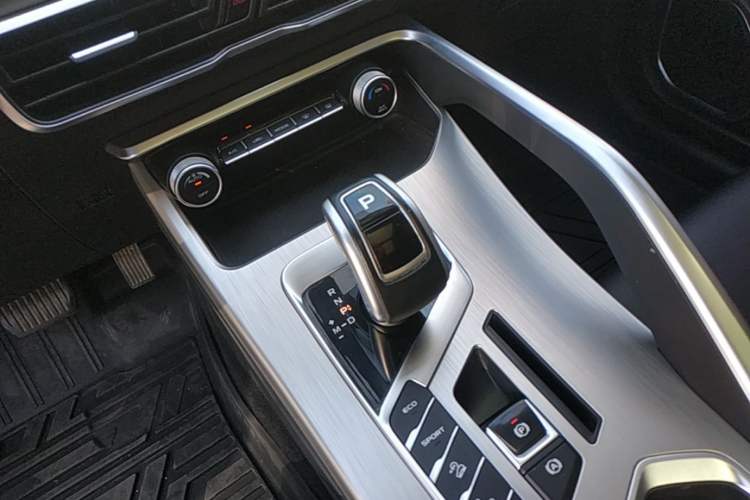 Used Geely Auto Coolray 2019 260T DCT Knight China VI Standard Gear Lever