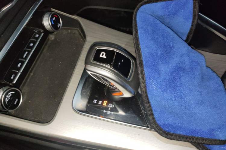 Used Geely Auto Coolray 2019 260T DCT Knight China VI Standard Gear Lever