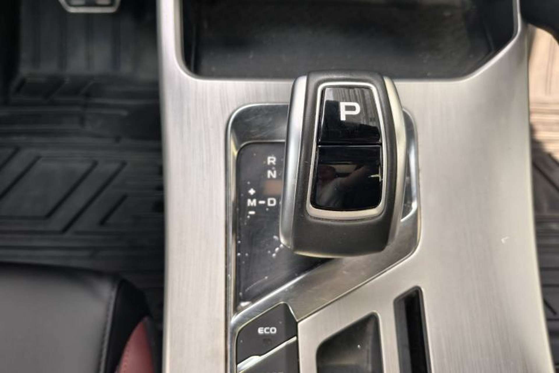 Used Geely Auto Coolray 2019 Sport Version 260T DCT Battle China VI Standard Gear Lever
