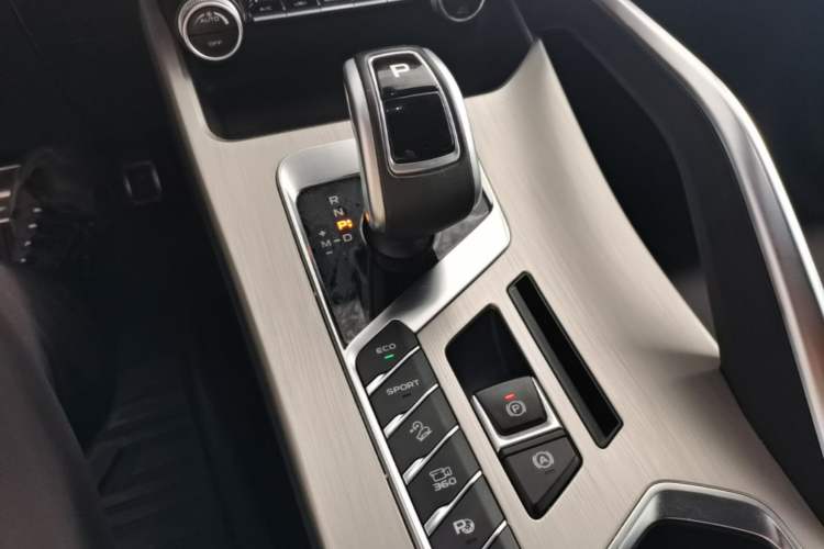 Used Geely Auto Coolray 2019 Sport Version 260T DCT Battle China VI Standard Gear Lever