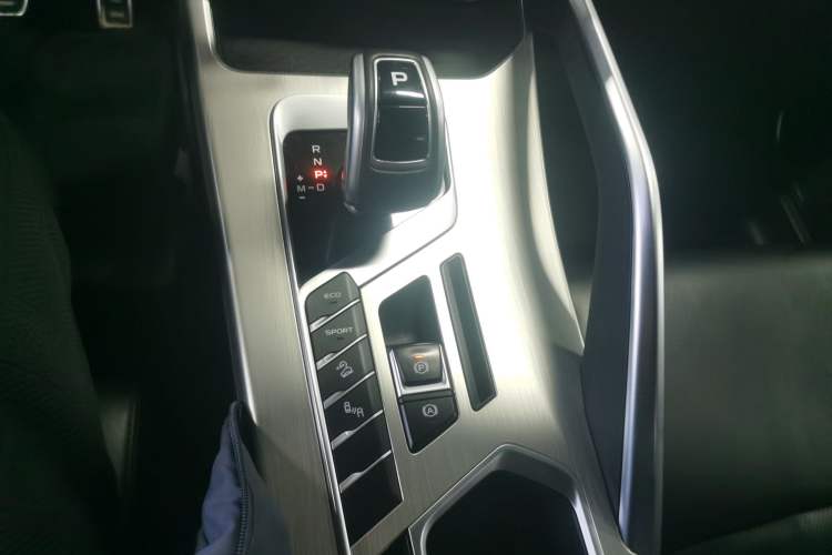 Used Geely Auto Coolray 2019 Sport Version 260T DCT Explorer China VI Standard Gear Lever