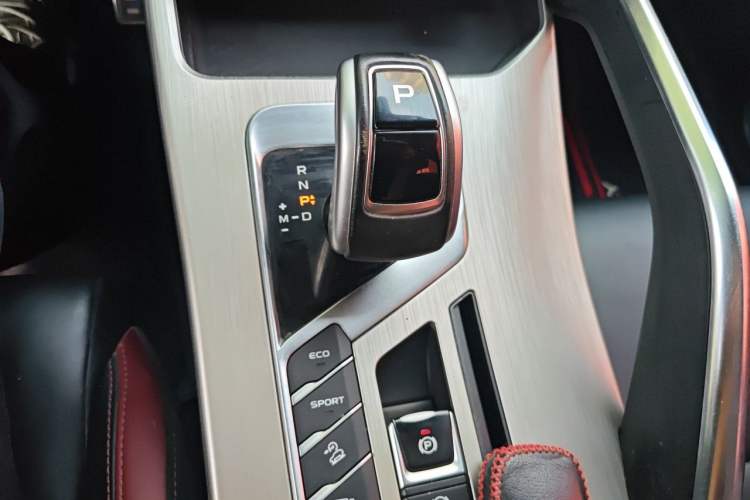 Used Geely Auto Coolray 2019 Sport Model 260T DCT Battle China V Standard Gear Lever