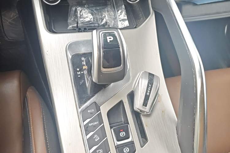 Used Geely Auto Coolray 2019 260T DCT Explorer China V Standard Gear Lever